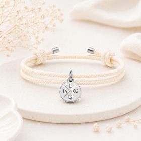   Egyedi gravírozott karkötő névvel és dátummal – személyre szabható ajándék