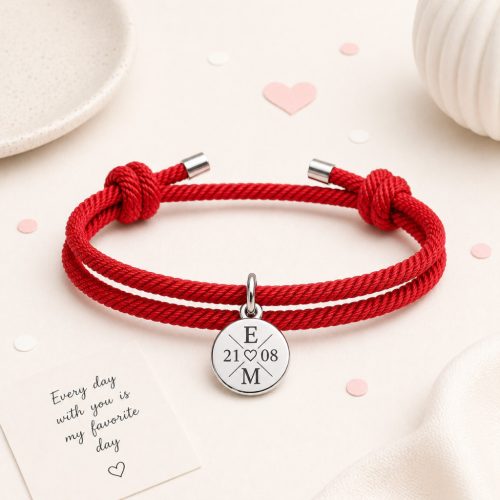 Egyedi gravírozott karkötő névvel és dátummal – személyre szabható ajándék