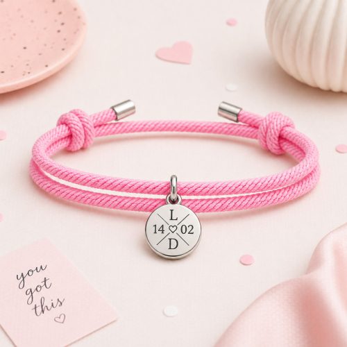 Egyedi gravírozott karkötő névvel és dátummal – személyre szabható ajándék