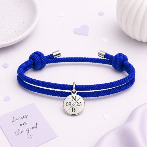 Egyedi gravírozott karkötő névvel és dátummal – személyre szabható ajándék