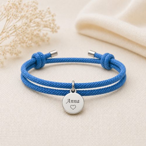 Egyedi gravírozott  madzag karkötő névvel és motívummal