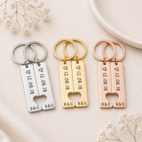   Egyedileg gravírozott páros kulcstartó dátummal és monogrammal