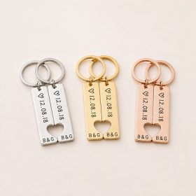   Egyedileg gravírozott páros kulcstartó dátummal és monogrammal