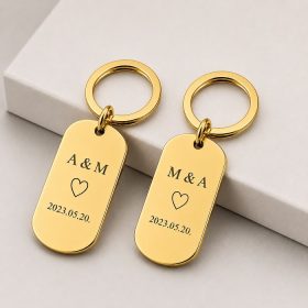 Egyedil páros kulcstartó dátummal és monogrammal