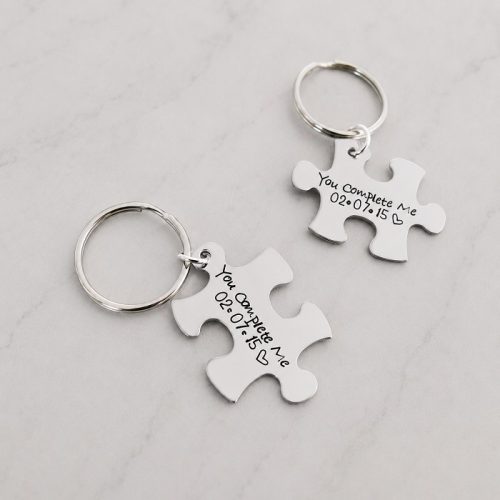 Személyre szabott páros puzzle kulcstartó, dátummal és üzenettel