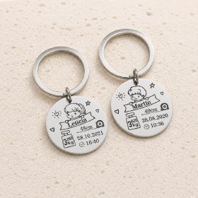   Baba Születési Kulcstartó – Emlékőrző, egyedileg gravírozott - 3 cm medál