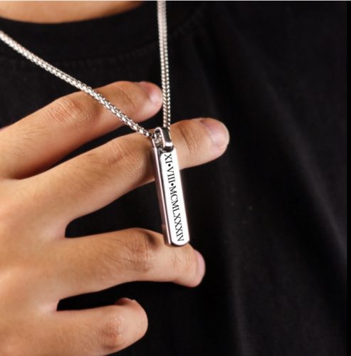 Egyedi gravírozott neves férfi nyaklánc -névvel, vagy dátummal